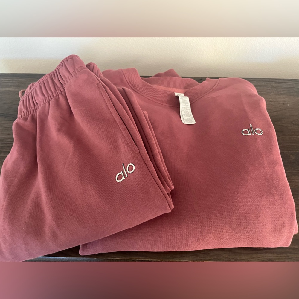 ALO Yoga Women's Pink Sweatpants sweats small S loungewear pink wild rose - Picture 2 of 6